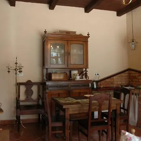 Allegorlo בית אירוח סטארה יוצ'י